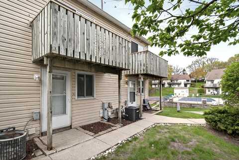 126 Cora Avenue, Fox Lake, IL 60020