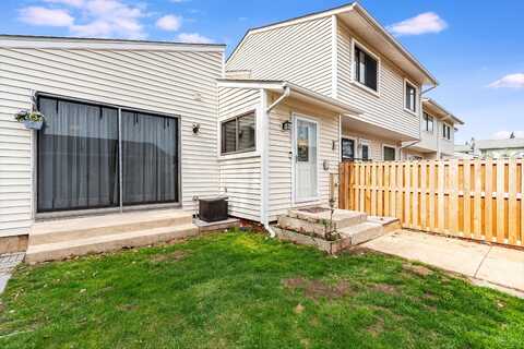 10 Wake Robin Court, Woodridge, IL 60517