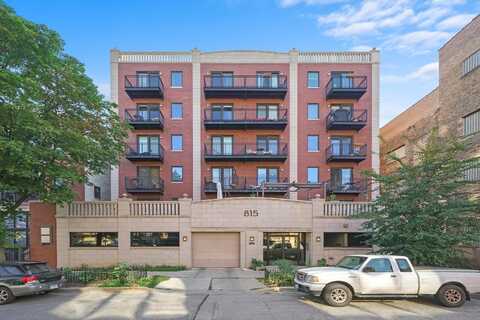 815 N Marshfield Avenue, Chicago, IL 60622
