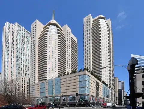 545 N Dearborn Street, Chicago, IL 60654