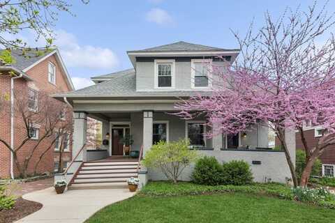 4038 W Warwick Avenue, Chicago, IL 60641
