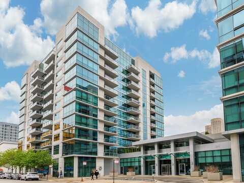 123 S GREEN Street, Chicago, IL 60607