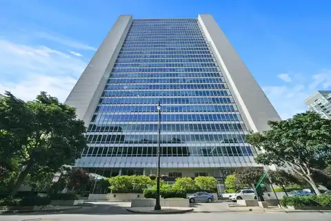 500 W Superior Street, Chicago, IL 60654