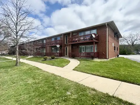 553 N Carroll Parkway, Glenwood, IL 60425