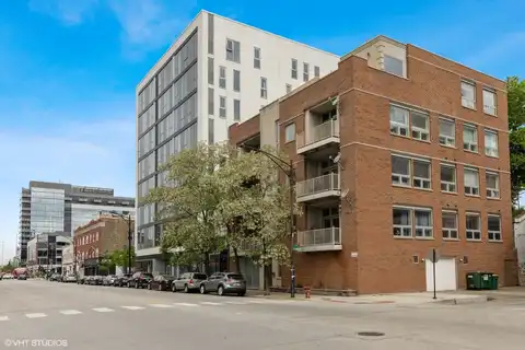 700 W Grand Avenue, Chicago, IL 60654