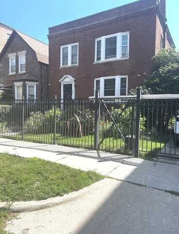 7225 S Yates Boulevard, Chicago, IL 60649