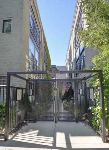 530 N WOOD Street, Chicago, IL 60622
