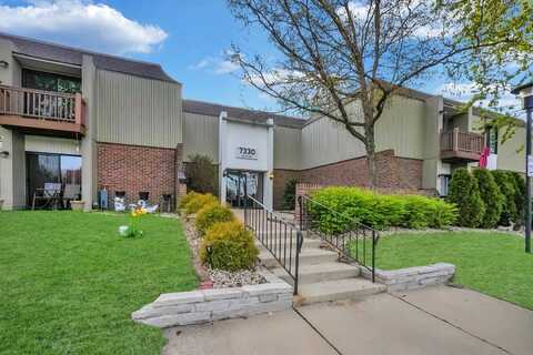 7330 Fairview Avenue, Downers Grove, IL 60516