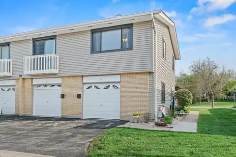 124 Fairlane Court, Bloomingdale, IL 60108