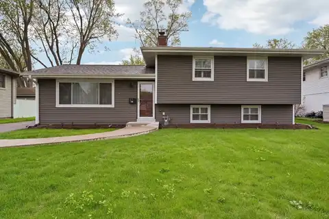 330 Elmwood Drive, Naperville, IL 60540