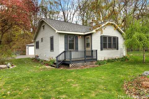 85 Bay Road, Fox Lake, IL 60020