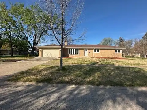 100 W Berkshire Lane, Mount Prospect, IL 60056