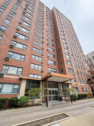 2909 N SHERIDAN Road, Chicago, IL 60657