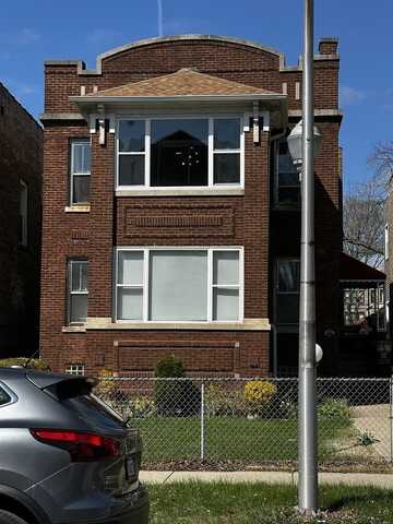 7748 S Saginaw Avenue, Chicago, IL 60649