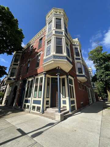 2856 N Racine Avenue, Chicago, IL 60657