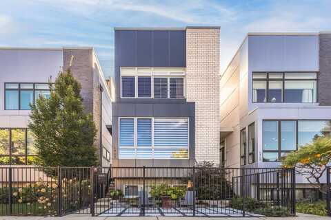 1913 W Race Avenue, Chicago, IL 60622