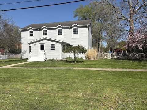 300 N May Street, Hinckley, IL 60520