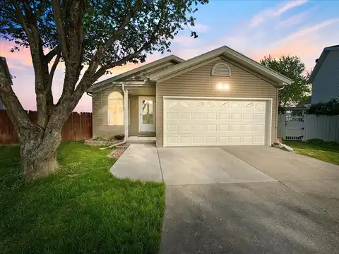 11 Harrison Court, Bloomington, IL 61704