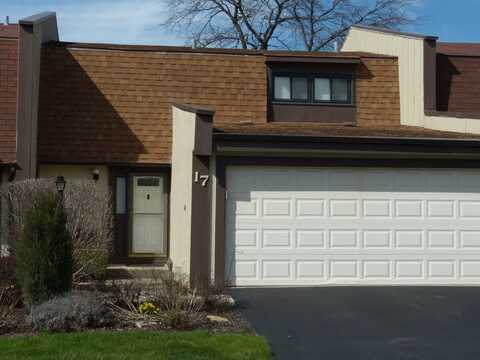 17 Elmwood Square, Indian Head Park, IL 60525