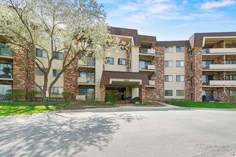 3350 N Carriageway Drive, Arlington Heights, IL 60004