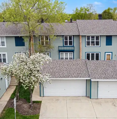 217 Applewood Lane, Bloomingdale, IL 60108