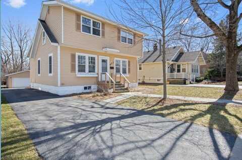 528 North Avenue, Barrington, IL 60010