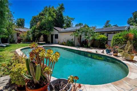 10415 Penrose Street, Sun Valley, CA 91352