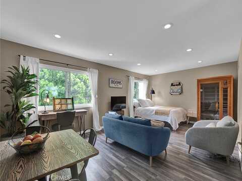 11813 Runnymede Street, North Hollywood, CA 91605