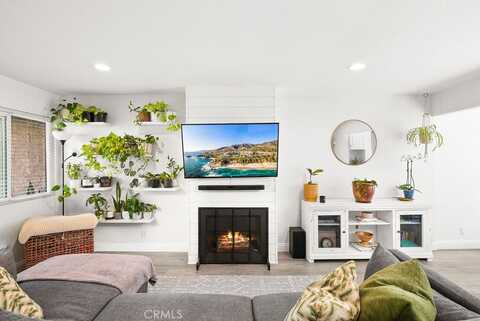 30 Starfish Court, Newport Beach, CA 92663