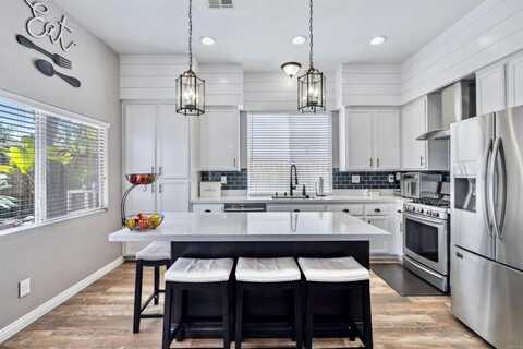 416 Alyssum, Oceanside, CA 92057