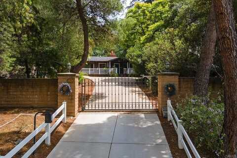 1460 ALPINE GROVE LN, Alpine, CA 91901