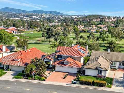 1211 Countrywood Lane, Vista, CA 92081