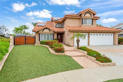 1305 Harvest Circle, Corona, CA 92882