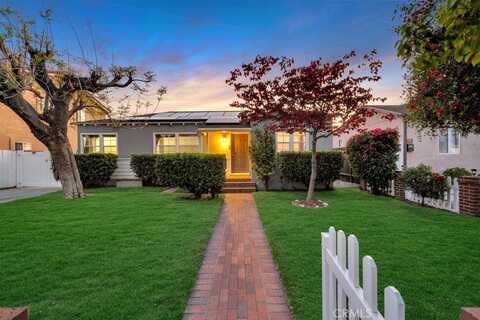 6507 Gentry Avenue, North Hollywood, CA 91606