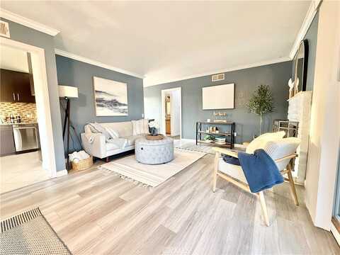8828 Holly Lane, Riverside, CA 92503