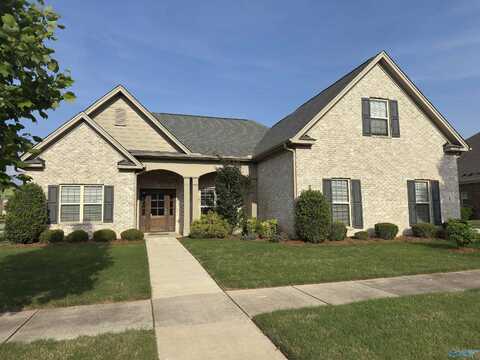 1 She Oak Drive SW, Huntsville, AL 35824