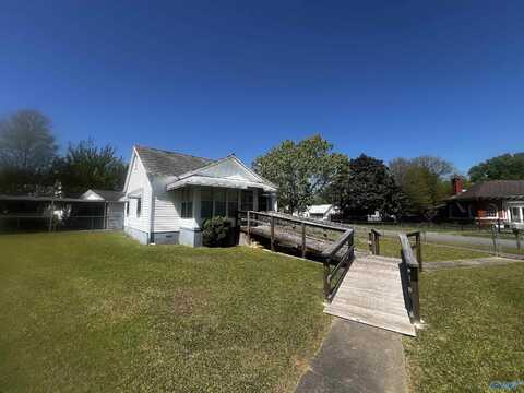 1 Cabot Avenue, Gadsden, AL 35904