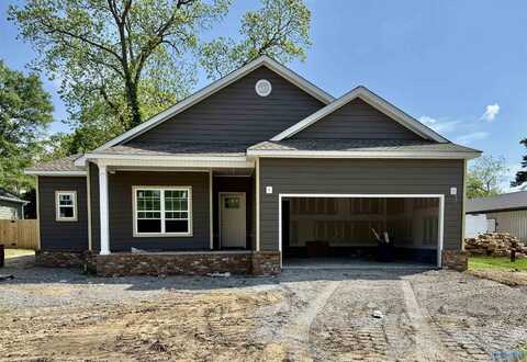 402 Woodall Street SW, Hartselle, AL 35640