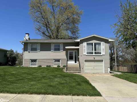 216 E Ingledue Street, Marshalltown, IA 50158