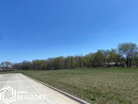 4th St NE, Britt, IA 50423