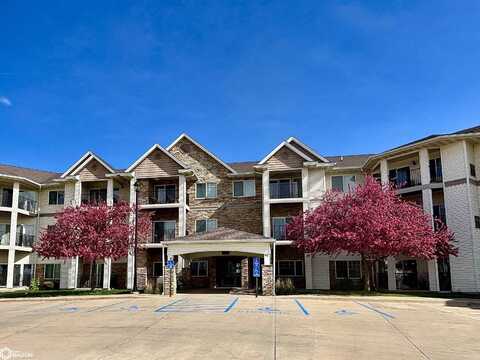 915 W Merle Hibbs Boulevard, Marshalltown, IA 50158