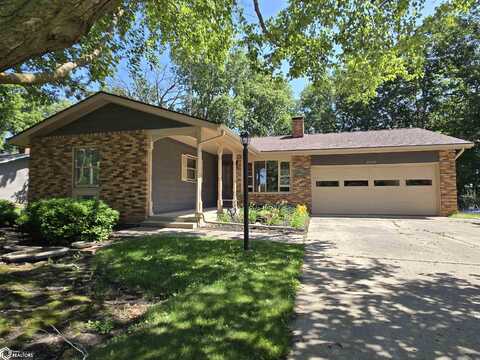 2020 Edgewood Drive, Webster City, IA 50595