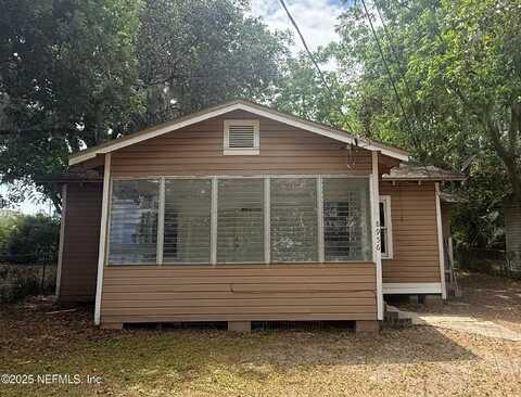 8956 ADAMS Avenue, Jacksonville, FL 32208