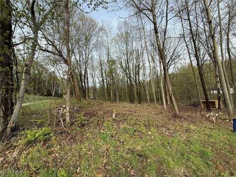 Pleasant Lake Drive SE, East Sparta, OH 44626