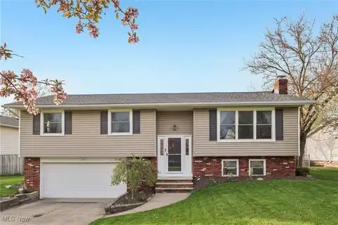 4745 Cottonwood Lane, Brunswick, OH 44212