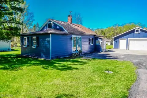 18706 Jackson Drive, Chagrin Falls, OH 44023