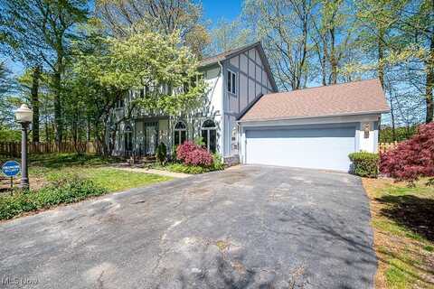 22229 Arbor Cliff Lane, Rocky River, OH 44116