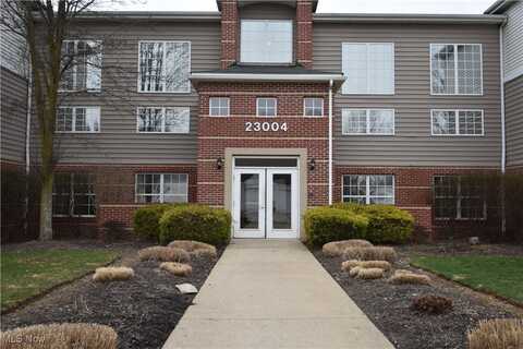 23004 Chandlers Lane, Olmsted Falls, OH 44138