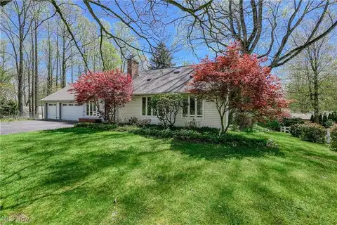 4712 Glenwood Drive, Mantua, OH 44255