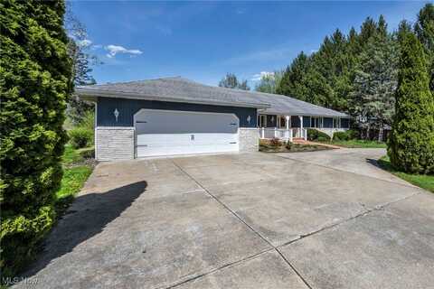 2253 Brook Hollow Oval, Hinckley, OH 44233